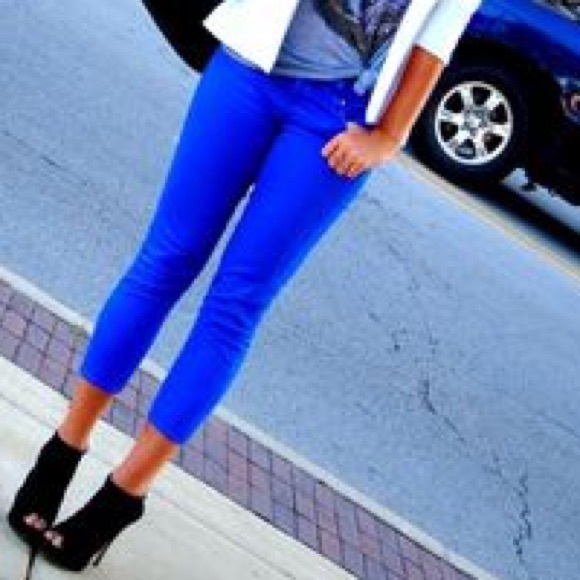 PAIGE Denim - Last chance! EUC Paige Women's Roxie Capri Electric Blue Size 26